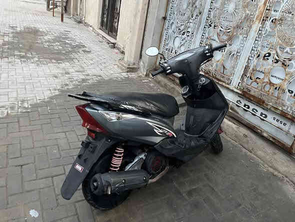 السلام عليكم ماكس ثعلب لون مميز بطريقيه للبيع دراجه بلاديه مكينه كابريتر سلف كله على وضع الشركه كلها مختمه ختم واحد ناعمه سلف هندر كيلو متر طوافه كله شغال شاد سكن ثلجي رماش اشاير عالي ناصي حمدلله بلاديه عده البلاده موجوده بيها و سويج الاحتياط قفل جنطه قفل ستيرن بركاتها مضبوطه تايرات جدد شلعه و معدل فول مسوي الها ادامه  لا تراسلني و تكلي شبيها نقص 😅كل التفاصيل يمكم اسف على الاطاله السعر 650 و بيها مجال مكاني بغداد الحريه ***********
