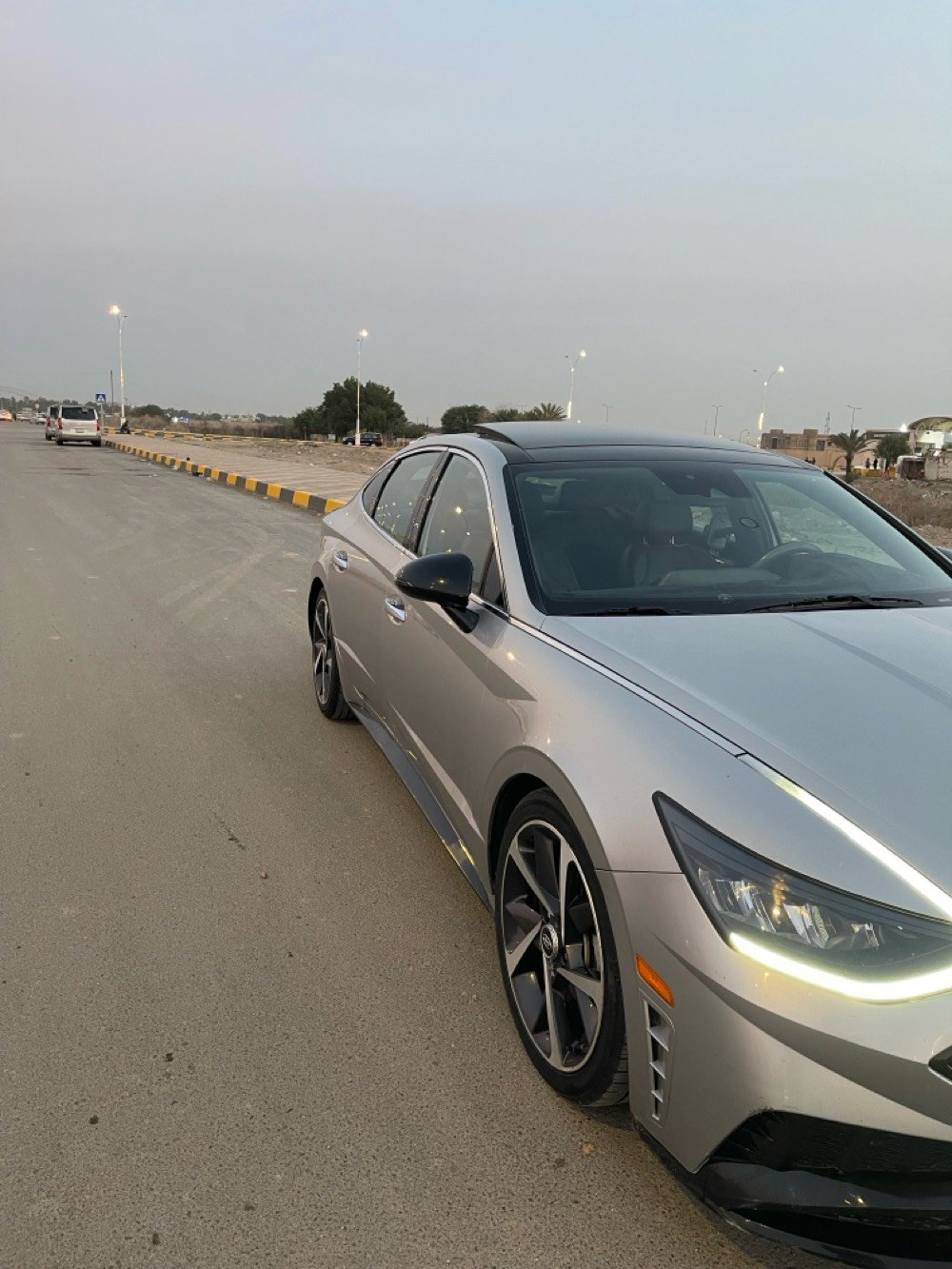 سلام عليكم شباب سوناته مديل 2022 امريكي حادث باب خلفي فقط مكينه 1600تيربو سياره كلش نضيفه مكان سياره محافضه ذي قار الناصريه 