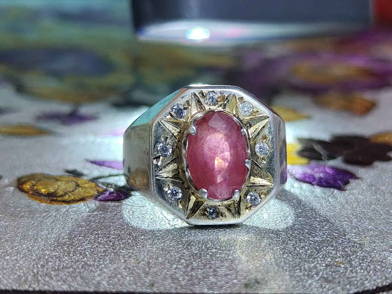 ياقوت افريقي فرط الرمان قطعه تحفه ومميز السعر 65 الف للطلب ***********
