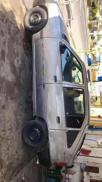 سلام عليكم اخوان سيارة كامل مكمل كلشي بشرط فقط محرك فار يطغ كير شرط كهربائية كامل تايرات جديد صدر امامي خلفي مضبوط رقم كركوك سنويه أخضر ومعامله كامله مال عاج شرط تحويل ووكاله دفتر بنزين بي مال بيت مو جنباز سعر 12بي مجال للطيبين *********** كركوك
