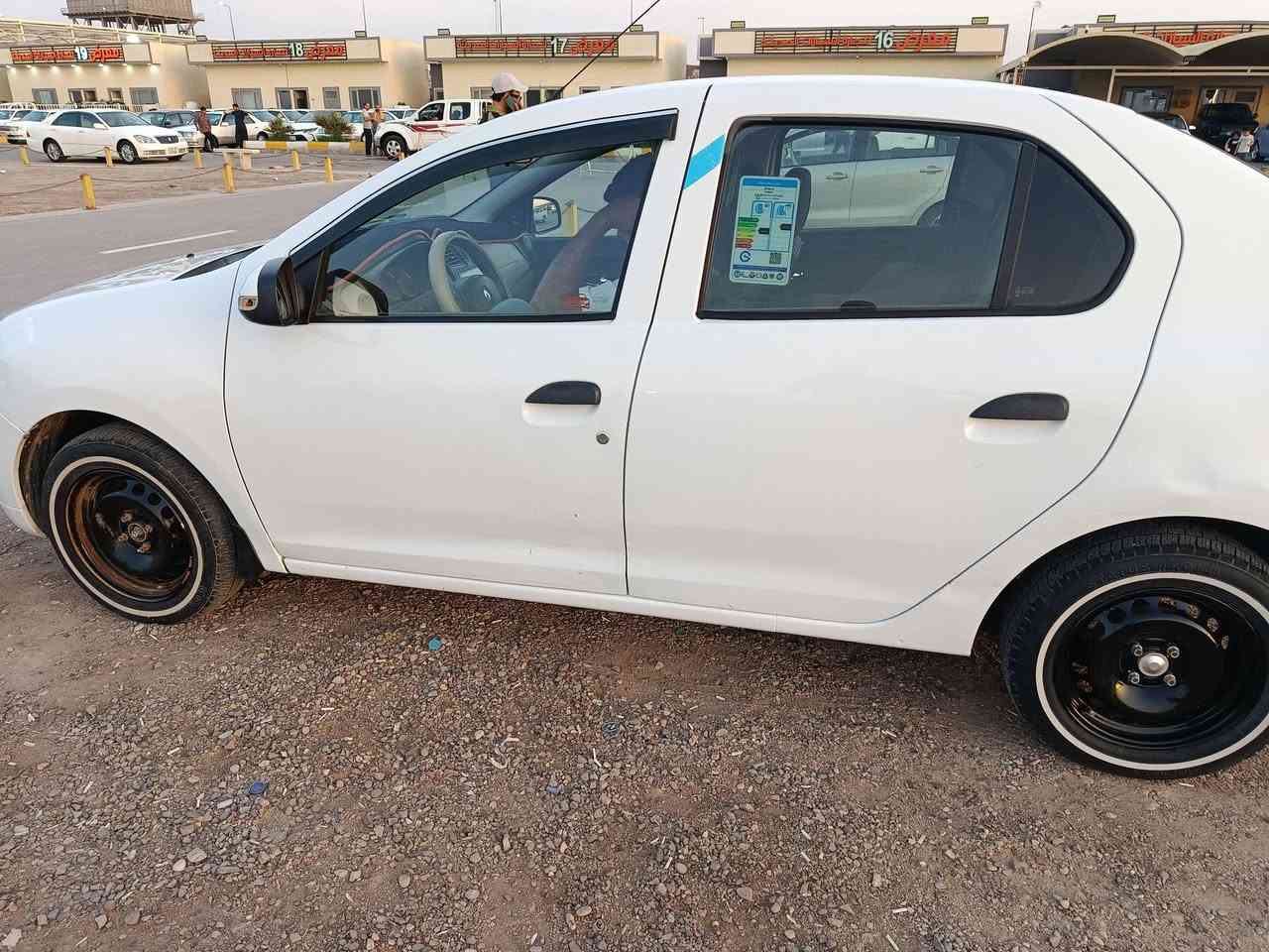 السلام عليكم اخوان للسياره رينو سمبل للبيع مديل 2016 رقم انكليزي راعيهة يريد تحويل ثاني يوم احولك السعر 70 ورقه بيها مجال المكان بصره المعقل دور الهنديه قرب بازين خانه الاندلس رقم الهاتف ***********
