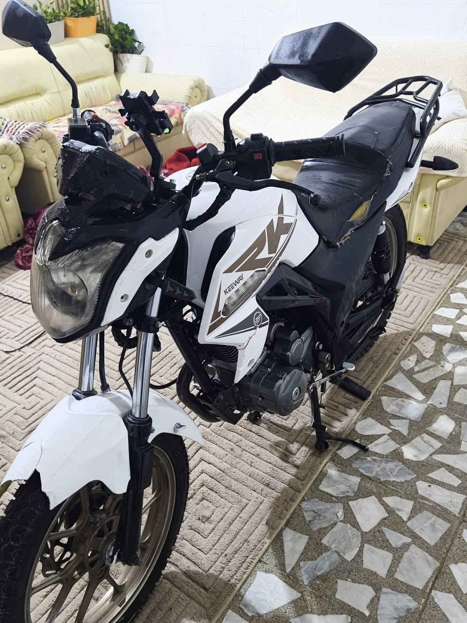 سلام عليكم مرخصت الادمن دراجه RK 150 كلك بيهة صوت ب محرك ما اعرف شنو ونقووصات كفر امامي و وجه مال دراجه ودبل يرادله تعديل وسعر خاص وهذه رقمي ***********
