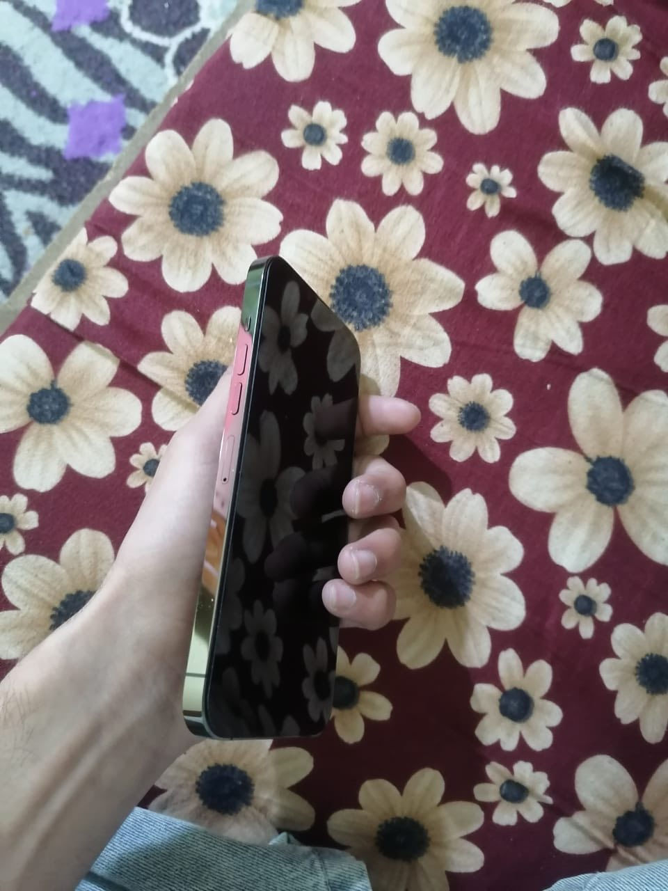 للبيع 13 برو ماكس ذاكرة 256 بطارية 83 نموذج M وتر بروف الجهاز وكالة ما مفتوح الملحقات كفر و كيبل فقط رقم ***********
