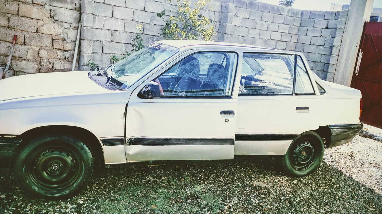 سلامو عليكم سيار لبيع او معارض بستوته بس بيهه ضرر ثاث بوب مضرات ذا بيع 5 ورقا ت بيع مستعجل سياره شغاله نقره سلف


**إذا كنت صاحب هذا الإعلان وتريد حذفه لأي سبب، رجاءا أرسل رسالة إلى الدعم الفني**