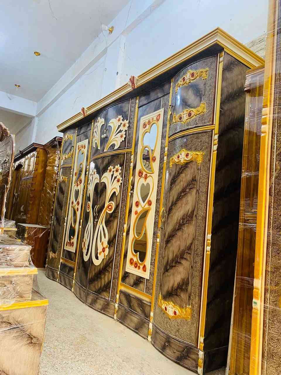 غرفة نوم عراقي مستخدم اخو الجديد وباسعار مناسبة شغل درجة اولى مرتب ضهر جرجوبة السعر 900 الف وبيها مجال للطيبين 
رقم الهاتف ***********
