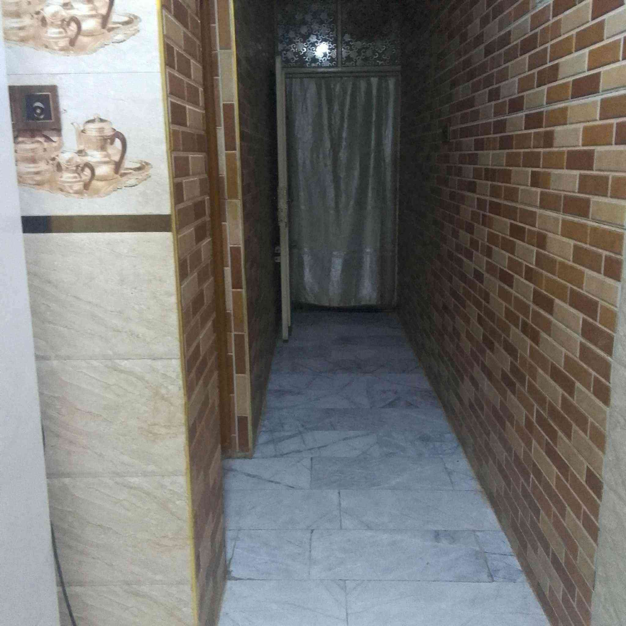 دار 100متر في حي القدس خلف الكراج للبيع 
ابو احمد ال شليج ***********
