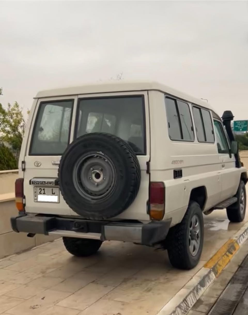 للبيع لاندكروزر ٢٠٠٣ جديد بدون صبغ تخم تاير جديد دنلوب محرك كاز بمبونوزل بدون بخار بدون صرف  سيارة كفالة عامة رقم سليماني و بسمي تبريد شغال 
***********
مكان كركوك
