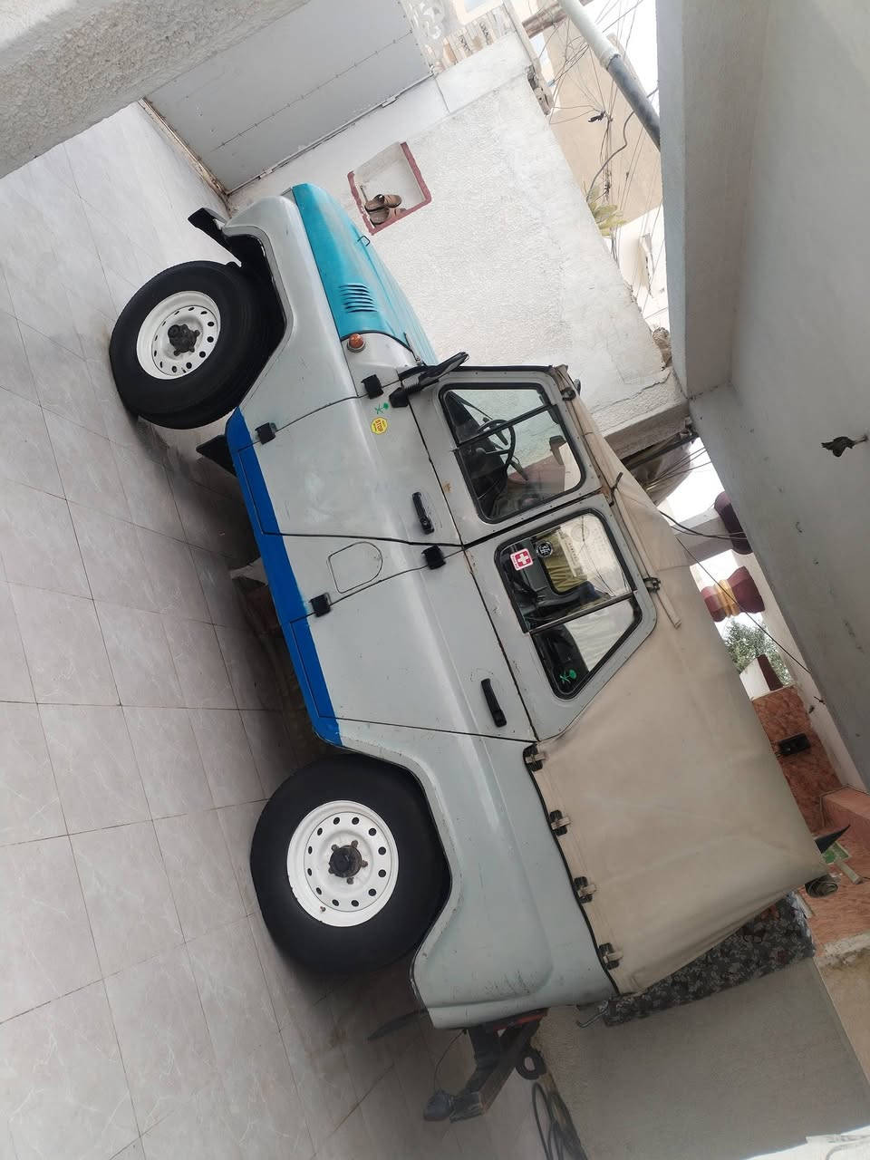 واز للبيع موديل 2000
اكسن روسي..
دسكات امامي..
تخم تاير 
دوشمه جديده
كير ومكينه مكفولات سياره جاهزه مال جناي 
مكان واسط الصويره ***********
