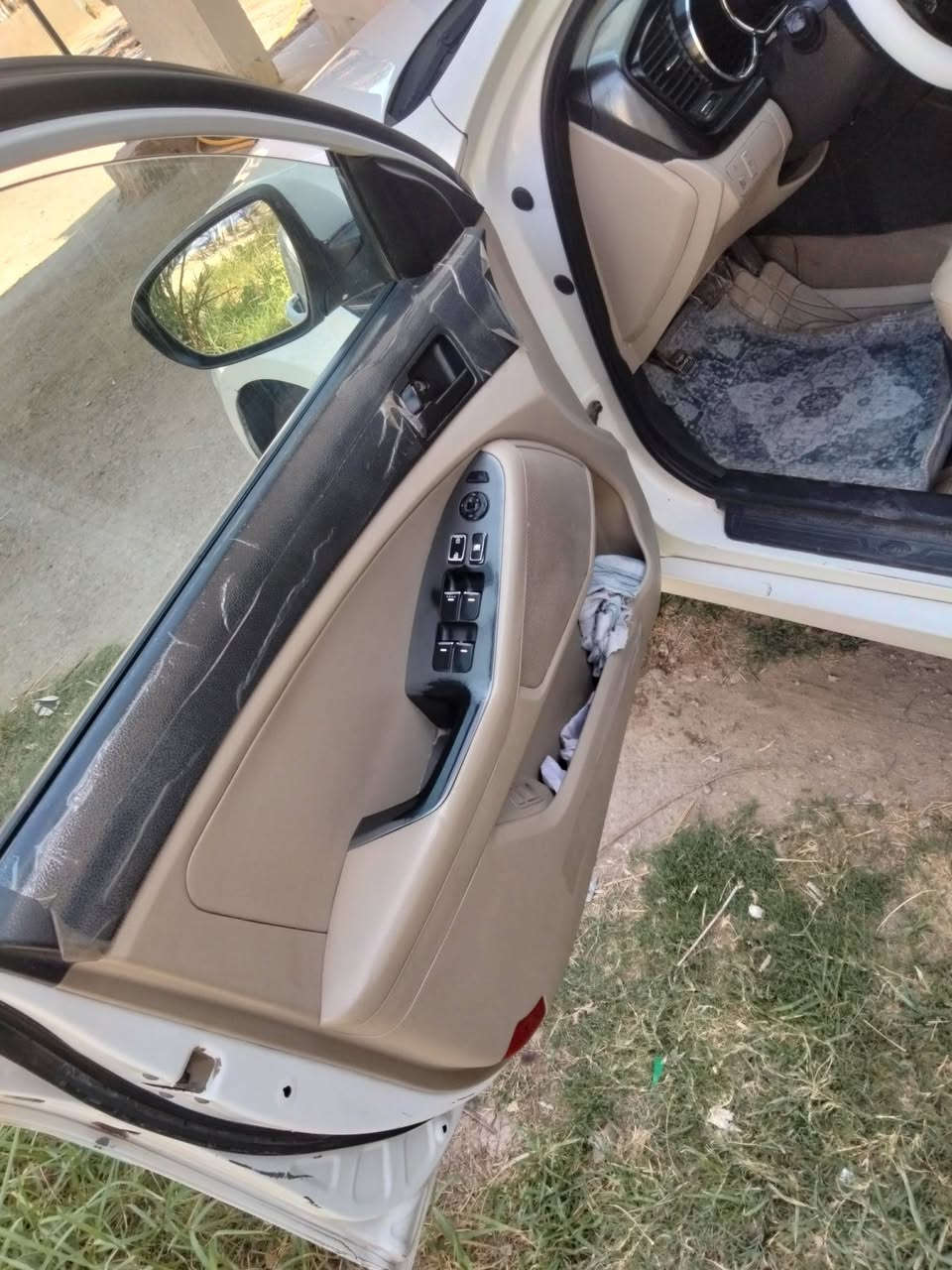 اعد النشر بسبب الوعود الكاذبة
سلام عليكم 
اوبتيما موديل 12 خليجي بسمي 
مكان السماوه بيه ضربه بجاملق الخلفي 
وبيه بعد ملاحظات ***********
واذا مراوس بالنتره تكسي ,,,,واتساب ☝️
