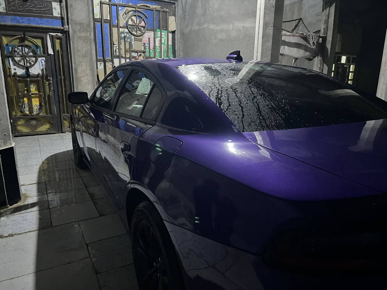 جارجر موديل 23 اصل فول مواصفات دشبول خياط بطاين خياط كشن فول حظن تدفئة وتبريد ستيرن تدفئه شاشه كبيره رادار خلفي وجانبي + اضائة ترحيب  مرايات متحركه مع البك لايت زينون بلاد رقم بصره بأسمي ماشيه 25 الف ميل وقابله للزيادة طخم تاير قبل 10 ايام شديتهم غيرت الويل وشديت طخم تاير جديد السعر 275 الاتصال ***********
