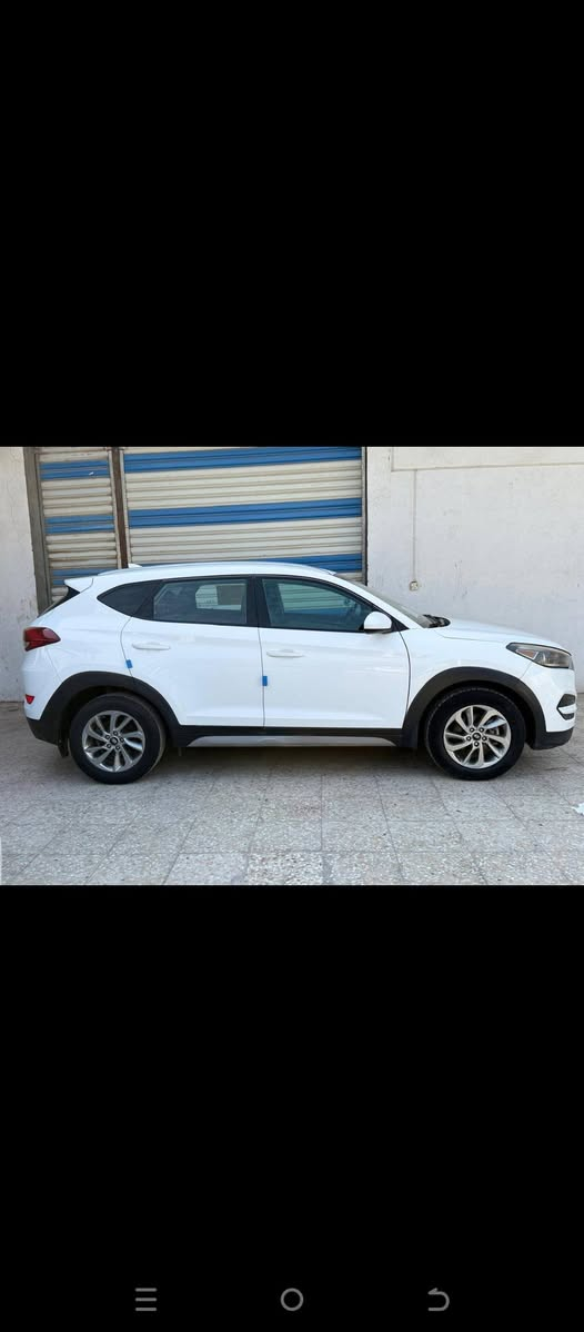 سلام عليكم ورحمت الله وبركاته من رخصت الادمن المحترم توسان لبيع موديل 2018وارد امريكي حادث موضح بل صور اثر الحادث كير ومكينه مفتحوحات السياره جاهزه من كلشلي ماشيه 97 تبريد شغال تايرات نضيفه رقم بغداد بسمي تحويل ثاني يوم سعر 146مكان السياره بغداد جميله للاستفسار رقم الهاتف ***********
