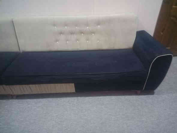 ديوان 10مقاعد سعر 275.الف الاستفسار على خاص او الاتصال ***********عنوان واسط الصويره حي الشهداء
