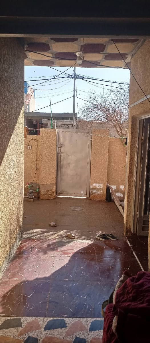 السلام عليكم  دار سكن للبيع في منطقه الوافدين مساحه 150 متر متكون من غرفتين وصاله واستقبال ومطبخ وصحيات
للاستفسار الاتصال ***********
