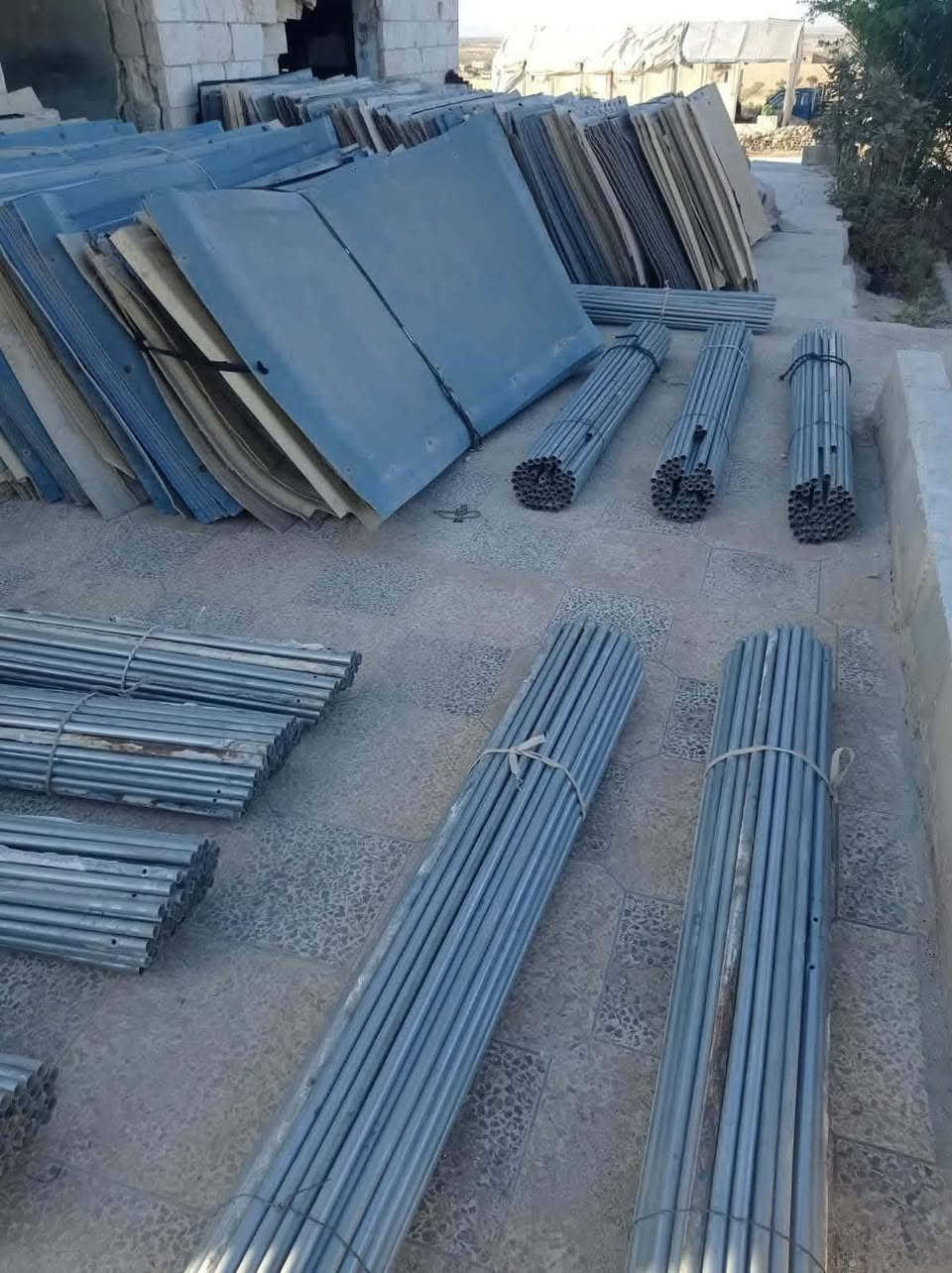 موجود خيم كرفانية للبيع. القياس. 6×4. صنع ياباني مصنوع من فايبر كلاص  السعر.  500الف  ***********موجود واتساب
