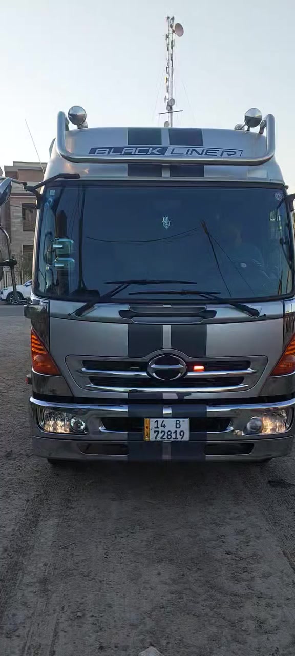 السلام عليكم للبيع فقط
هينو شيطان دخول جديد رقم بصره باسمي سنويه لل2030 طول سته وربع محرك سته سلندر سوبر كهربائي  ٤ جوبلس خلفي اكتروز  شاصي محسن للاخير قماره سقف عالي تخم تاير جديد ويل كب سته بلادي محجر + فرشه بدي وجادر درجه اولى/ اي بي اس + كروز مثبت سرعه السياره فول مواصفات جاهزه من كل شي السعر ٣٠٠ ورقه ٣شدات وبيه مجال بسيط ***********
