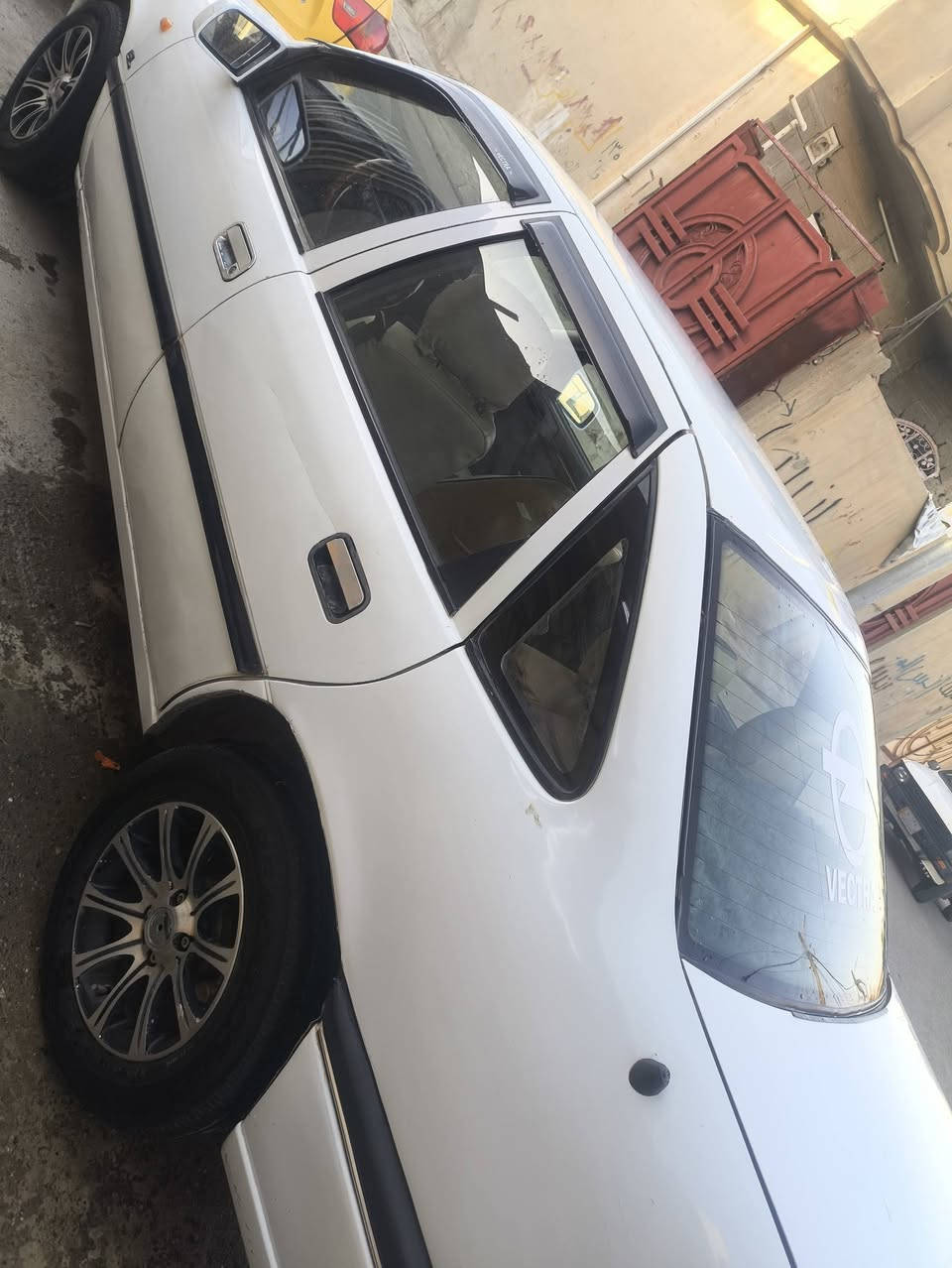 اوبل فيكترا للبيع موديل 92 رقم نينوى نكليزي سياره بدون ضرربدون صبغ مكينه 18 سياره جاهزه ميعوزها مصرف سنويه لل31شرط التحويل موقع موصل الايمن اليرموك ***********
