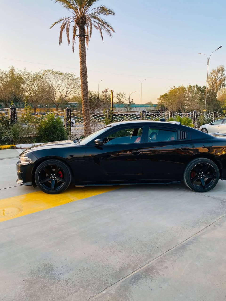 جارجر 2016 السياره sxt كامره دواره شاشة جبيره كشنات حضن كشن كهرباء قطعتين تبريد تشغيل عن بعد السياره ضررها بمريكا فقظ جاملغ جهة السايق بدون ايرباك ومبدل اصلي وبالعراق باب انصبغت اثر شخوط و صدر جديد تايرات جدد مكينه وكير خير من الله مكفولات من كلشي وفقط دعامية srt
ديالى بعقوبة 
غير متواجد ع النت .... 
الاتصال ع الرقم ***********
وبخدمتك 
السعر ١٧٠ وبيها مجال اخوتي
