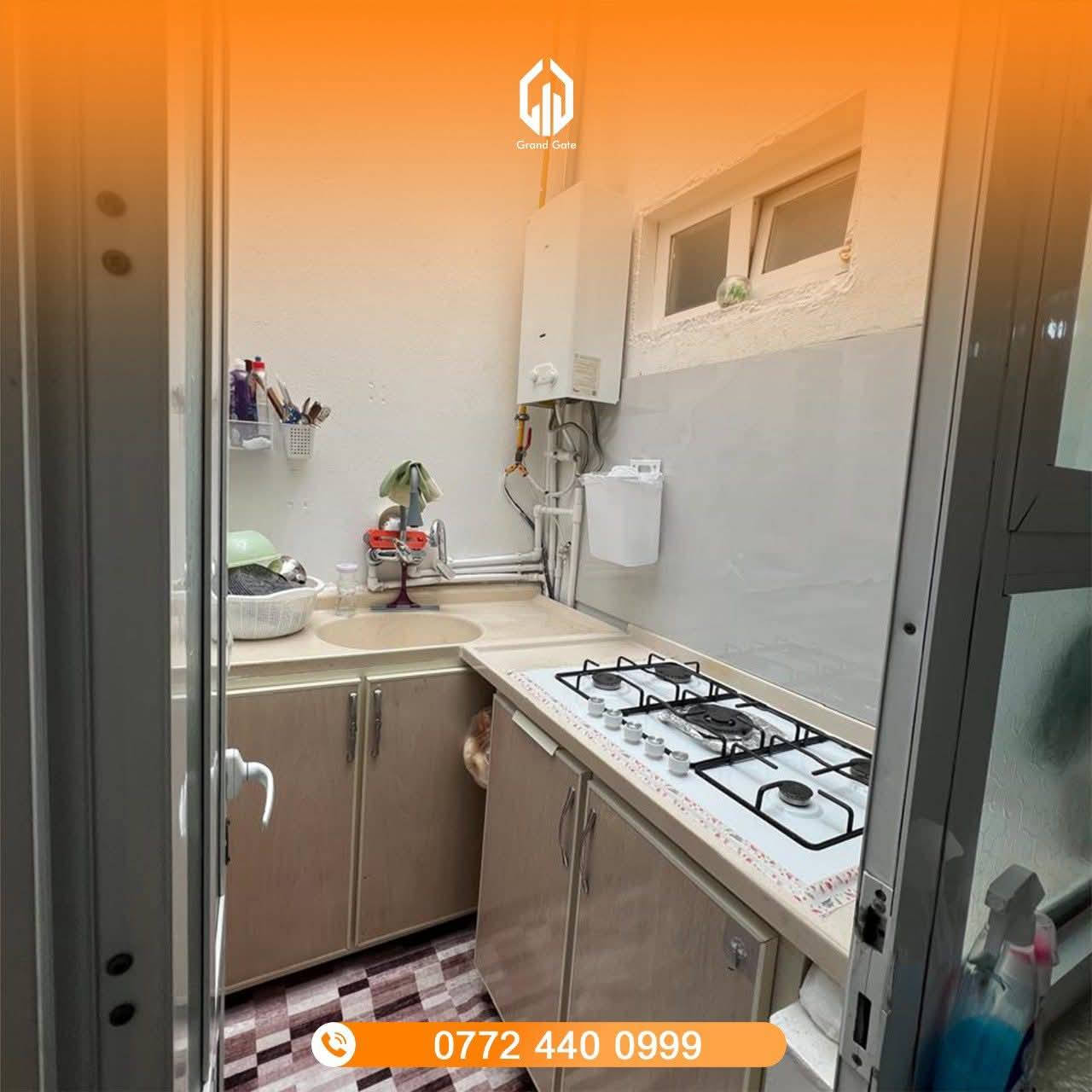 خانوو لە فەرمانبەران
٢ قات بۆ دوو ماڵی جیا
ڕووبەری ١٢٨م  ڕوو بە کەرکووک
١٠ دەفتەرو ٦٠ گەڵاو مامەڵە
***********
***********
