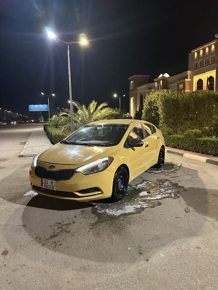 سلام عليكم فورتي 2015  وارد أمريكي حادثها بس خشم الجاملغ وشويه ب البنيد مكينه GDiستوني مجفتها تجفيت درجه اولى غراض كلها جديده ضمان سنه سياره جديده رقم بغداد مكان السياره كربلاء مواصفات نص فول السعر 115 وبيها مجال قليل رقم المبايل ***********
