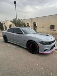 ‏Dodge Charger RT :للبيع - 2022 - بلاك توب سوبر تراك لون سموك مميز✅  ا...
