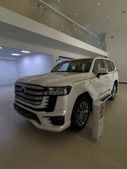 لاندكروزر gxr للبيع 
زيرو ٢٥ مماشيه 
واحد على واحد  
وكالة البر وكيل تويوتا المعتمد 

للاستفسار والاتصال على الرقم التالي 
***********
