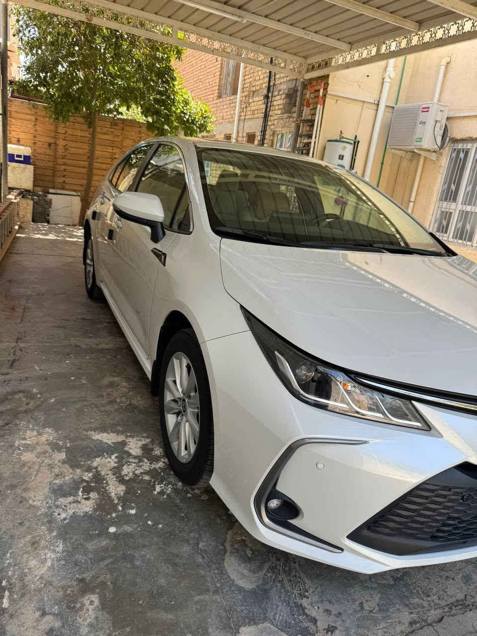 كورلا 2024 جهان 
ماشيه 45 الف
استلام شركه
فول مواصفات 
محرك 1800
السعر 18,300
رقم الهاتف ***********
