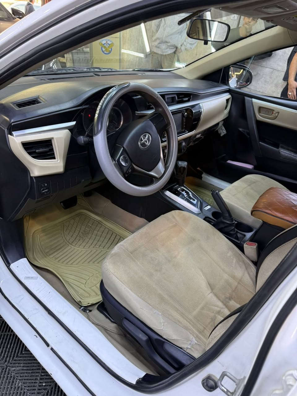 السلام عليكم تيوتا كورلا خليج 2015سياره كامله مكمله متحط عليها ربع جامه اماميه 
صدر جديد امامي وخلفي 
تبريد ثلج تخم تاير 
صبغ  جاملغ خلفي +نص الباب +جاملغ امامي صفحه الراكب بي بارد
للبيع رقم اربيل بأسمي تحويل ثاني يوم 
للستفسار الاتصال عنوان بغداد حي الجامعه***********
السعر ١٢٨ بي مجال
