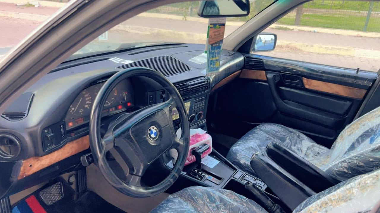 📣 للبيع او مراوس بـ X5 من موديل 2002-2005
✈️ بي ام دبليو 540 موديل 1993 اصل
BMW 540 - 1993 ✈️ 

💰 السعر 93 ورقة بيها مجال بسيط

• محرك 44 كير تمساح
• ⁠من 0 الى 100 اقل من 5 ثانية
• ⁠تراي 240 كم/س  الى اي مكان
• ⁠صبغ عام جمالية حقيقي بدون اي حادث او رصعات
• ⁠محرك حاوية لوك 44
• ⁠تخم تاير
• ⁠كير تمساح
• ⁠محرك وكير مكفول
• ⁠ويل خلية بحالة ممتازة 
• ⁠السيارة ادامة كاملة بدون اي نقص 
• ⁠السيارة جاهزة حتى للسفر بالطرق الدولية
• رقم دهوك هزة سنوية جديد تحويل ثاني يوم

📍مكان السيارة صلاح الدين الدجيل

☎️ رقم صاحب السيارة 
***********

‏‎⚠️ السيارة اعلان ممول غير تابعه للصفحة ليس لدينا علاقة في تحديد السعر وغير مسؤولين عن الاتفاق الذي يحدث بين البائع والمشتري
‏‎مع تمنياتنا للطرفين بالتوفيق
———
#بيع_سيارتك
