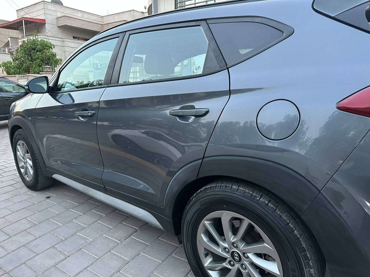 السلام عليكم للبيع فقط سيارة نوع 
هونداي توسان 2018وارد كندي المواصفات اللون فيراني داخل اسود السيارة فول عده البصمة
تحكم ستيرن 
كشنات جلد و كهرباء
بانوراما طكتين 
شاشة جبيرة كامرة خلفية
حساسات خلفية
ماشية 139 اللف كشنات تدفئة رادار ستيرن تدفئة حادث السيارة الباب خلف الراكب 
رقم سليمانية باسمي هزة جديدة و رقم جديد
بغداد شارع فلسطين 770 259 0653 المدائن, بابل


**إذا كنت صاحب هذا الإعلان وتريد حذفه لأي سبب، رجاءا أرسل رسالة إلى الدعم الفني**