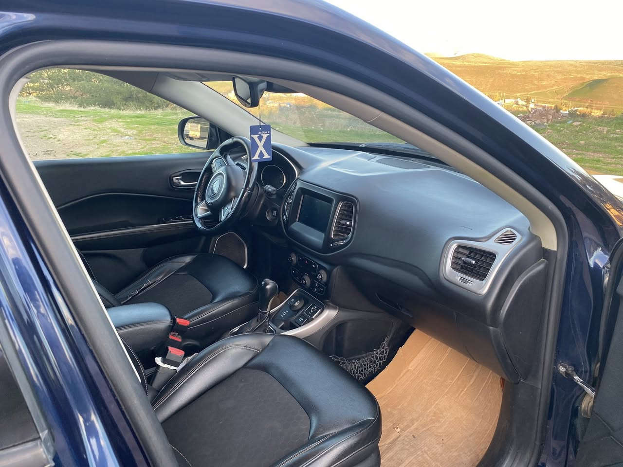 جيب كومباس موديل2018 جاملخ و بوند صبغ بدون دواخل 
فول مواصفات بدون سلایت
جێب کومپاس مودیل ٢٠١٨ چاملخ وبولند سبوغ بێ داخلی
فول مواسەفات بێ سلایت
موبایل***********
