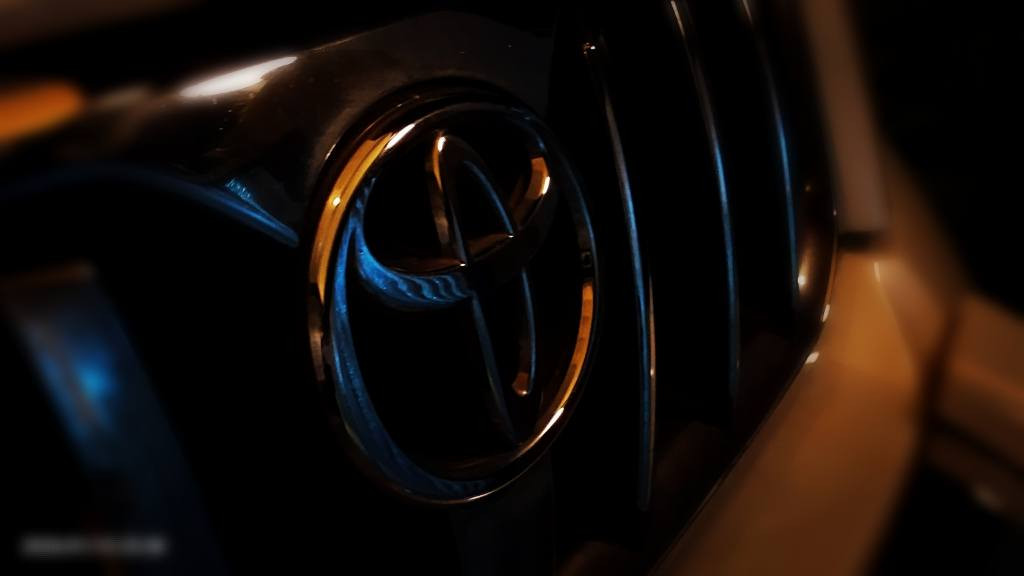 TOYOTA PRADO 2009 GX
سەیارەکە زۆر خاوێنە کوشین جلدە چوار تایەی نوێی لەسەرە شاشە گەورەیە فیتێمە خەلیجیە سفری شەریکەی جیهانە دوو بست سبوغی سەقفی فڕێی دایە دەرگای دواوە تەنیشت ڕەقەمەکەی سبوغە بێ ژۆرێ سەیارەکە بێ مەسروفە ماڵی دۆستە نرخیشی 158 وەرەقە و مەجال ژ.م: *********** أربيل, العراق
