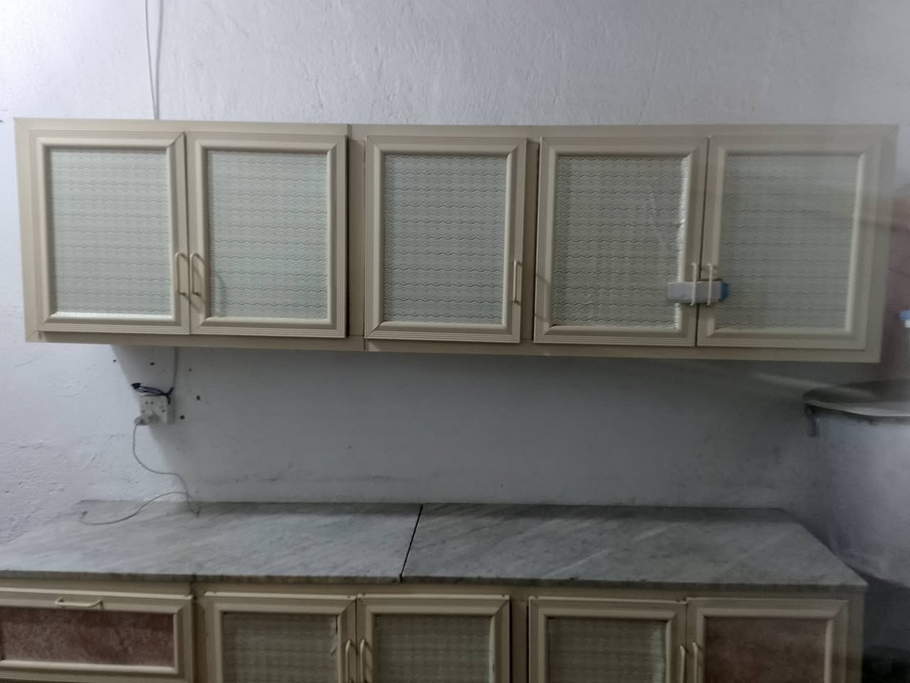 سلام عليكم للبيع كاونتر مابي اب ضرر جديد سعر150 مكاني بصره المعقل الاستفسار أكثر *********** متواجد واتساب فقط
