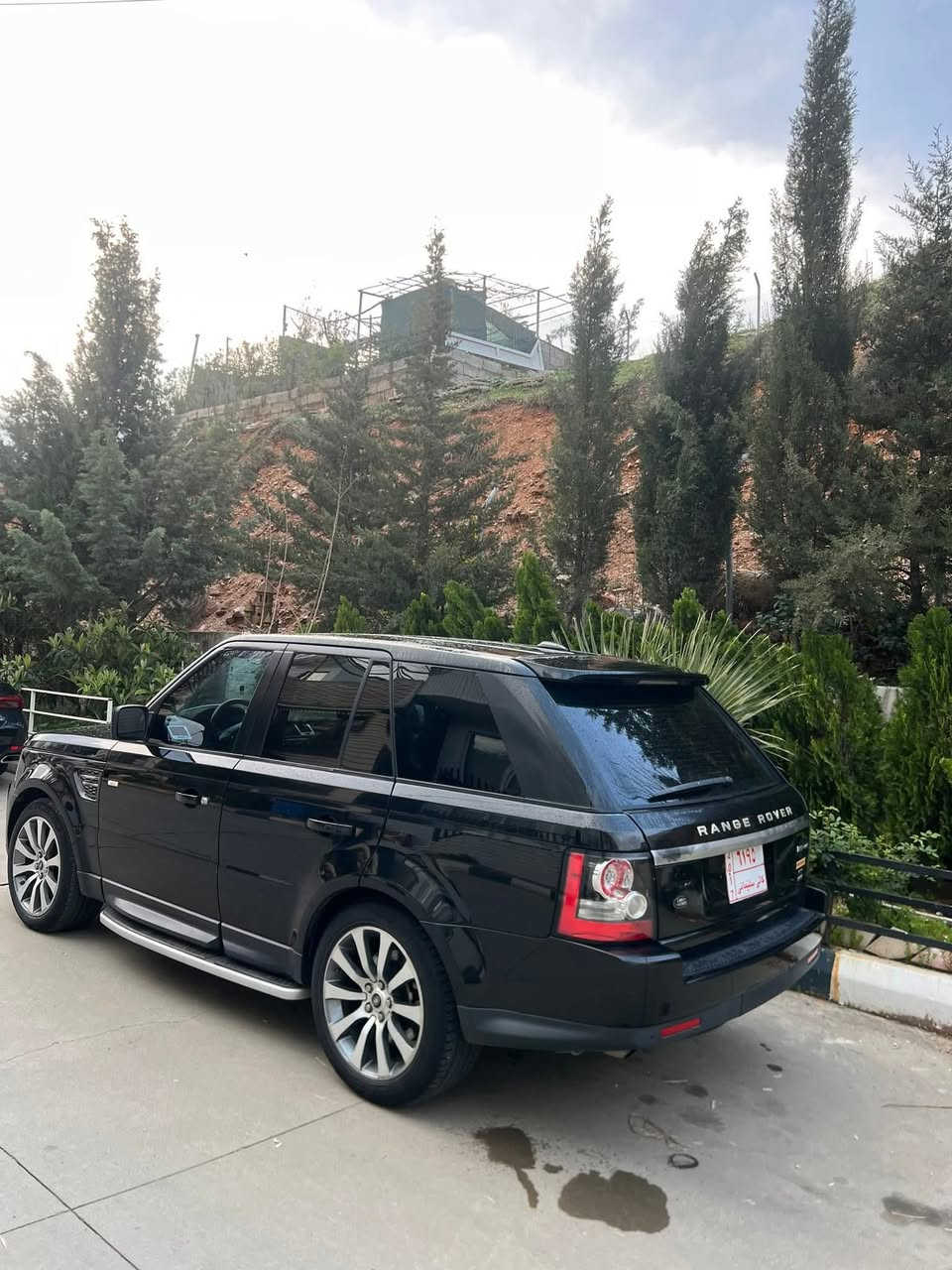 🚨🔥 ملك الشوارع – فخامة + قوة 🔥🚨
Range Rover Sport
💥 رانج روفر سبورت – سواد هيبة 💥
الموديل: —
المحرك: V6 / V8 (حسب النسخة) 🔥
الكير: اوتوماتيك
الدفع: رباعي AWD 🏔️
اللون: أسود ملكي 🖤
الحالة: نظيف جداً
━━━━━━━━━━━━━━━
💎 المواصفات:
جلد فاخر
شاشة + نظام معلومات
رادارات + حساسات
كاميرا خلفية
سقف بانوراما 🌤️
تبريد وتدفئة مقاعد
نظام Terrain Response (طرق + أوف رود)
تعليق هوائي (راحة وثبات)
جنوط كبيرة سبورت
━━━━━━━━━━━━━━━
🔥 سيارة فخمة + مناسبة للمدينة والسفر
🔥 راحة عالية + هيبة على الطريق
💰 السعر: على السوم
📩 للاستفسار خاص / واتساب
📍 جاهزة للفحص


**إذا كنت صاحب هذا الإعلان وتريد حذفه لأي سبب، رجاءا أرسل رسالة إلى الدعم الفني**