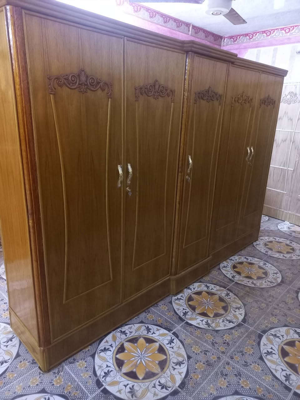 السلام عليكم كتور ابو الخمسه تزكام عنوان ابو رمانه قرب مركز شرطة ***********

