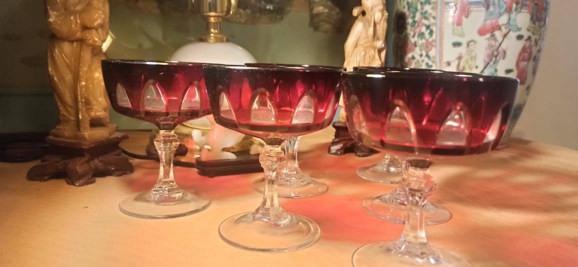 crystal ruby french Glasses ☝️😎
اكيد معروف ومش محتاج كلام كتير 😁
طقم كاسات بلون ياقوتي 
صناعه فرنسيه 🇫🇷
زيرو بدون اي ملاحظات 👌
مختوم بورسعيد, مصر


**إذا كنت صاحب هذا الإعلان وتريد حذفه لأي سبب، رجاءا أرسل رسالة إلى الدعم الفني**