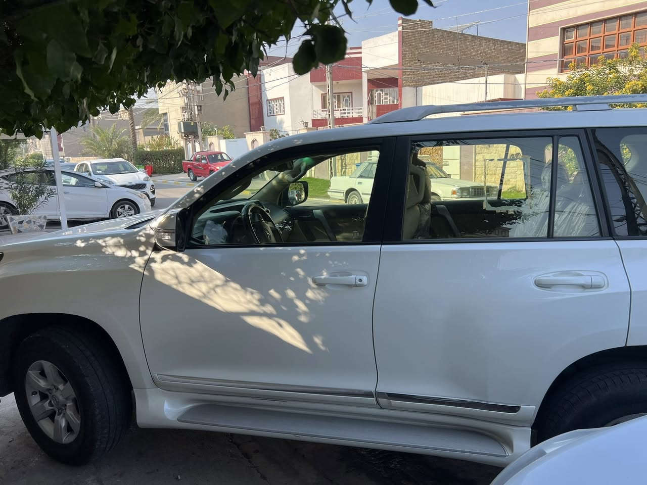 برادو موديل 2017 محرك 6 سلندر  دبل تانكي خليجي للبيع
ماشية 130 الف رقم اربيل باسمي تحويل ثاني يوم
بيها شوية بارد موضح بالصور txl  بدون سلايد 
صدر جديد وتخم تاير  السيارة مكفوله 
السعر 35000$ قابله للتفاوض 
مكان السيارة بغداد 
للتواصل 
***********
