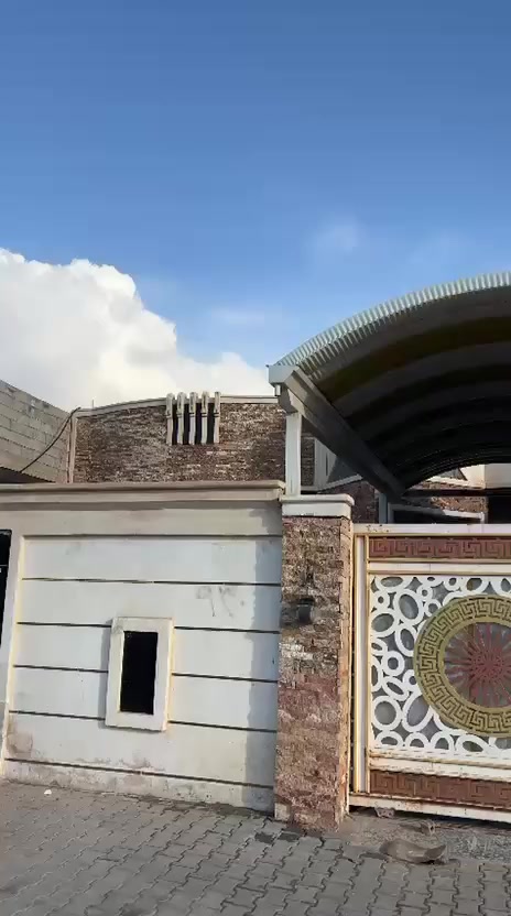 دار للبيع مساحة ٣٠٠ م٢
طابق واحد
السطح ووتر بروف عازل حراري ورطوبه
غرفتين نوم ٥*٤ و ٥.٥*٤
صاله ٩ ونص * ٤ وربع
إستقبال ٨ *٥ وربع
مطبخ ٥*٤
مطبخ حار ٢*٤
حمام ٣*٢
صحيات داخل وخارج
حولي ١ *١٥
حديقه ٧*٨
كراج ٨ متر
شارع ١٥ م تبليط ومجاري 
العنوان الخالدية / حي الشهداء / مجاور المدرسه الصينية
للاستفسار الاتصال على الرقم ***********
