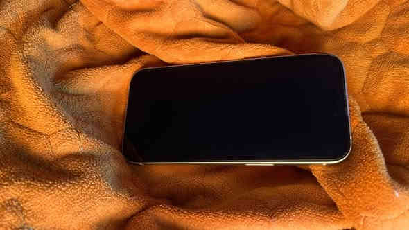 السلام عليكم ايفون 15 عادي ماستر بطاريه 83 جهاز نضيف مع ملحقات كامله  مكاني بغداد السعر 650 وبي مجال بسيط جهاز نضيف اي زلغ مابي استفسار واتساب ***********
