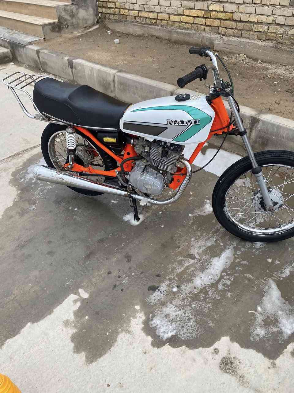 السلام عليكم دراجه لبيع شاصي مكفول تايرات وياله جدد مكينه مفتوحه وهسه حالين خشنه عوزه تفيلس ب200وبيه مجال قليل كلش 
مكاني الاسكان الصناعي 
***********
