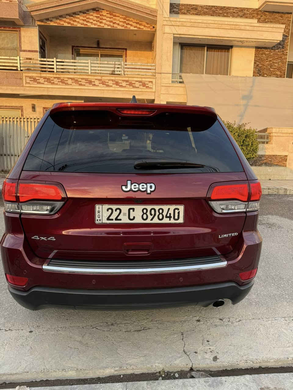 سلام وعليكم 
جيب لمتدد بلاص موديل 2022 
مواصفات فول كشنات جلد وكهرب ثنينهم حار هيتر 
شاشه حجم كبير رادار جانبي نقطة عمياه حساس خلفي 
اوتو بارك توقف ذاتي عند الرجوع كشن خزن سلايت فتحة سقف 
صندوك كهرب لايت زينون. تبريد خلفي مع هيتر فور ويل تشغيل عن بعد ماشيه 44000 الف بدون ايرباك داير خلفي مع  داير باب خلفي صبغ فقط الداير شبر من زاويت البونيد صبغ جاملغ السايق مبدل بلادي بدون دواخل بدون ايرباك عنوان السيارة اربيل 
سعر السيارة(240 )  بيها مجال سيارة ما ناقصها برغي 
***********
