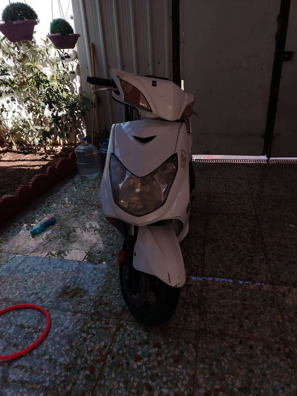 السلام عليكم 
راحه للبيع سكنس فحل ما مفتوحه
كهربائيات كلها شغاله بس كهرباء الدشبول طافي يحتاجله فيشه فقط  ب٨٠٠ وبيها مجال
العنوان الحسينيه الراشديه ***********
