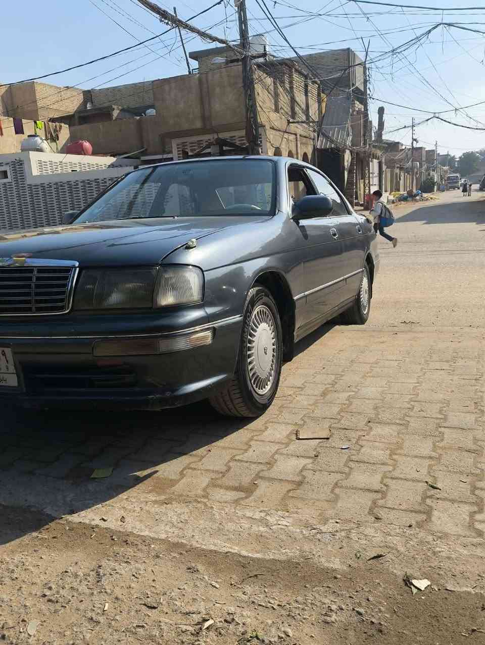 سلام عليكم بطة منفصل للبيع موديل 93 السيارة مصبوغة عام بدون ضربة عليها غرامة 100 السعر 50 وبيها مجال قليل حك الجية مكلف بل نشر مكان السيارة النجف وهاذا الرقم ***********
