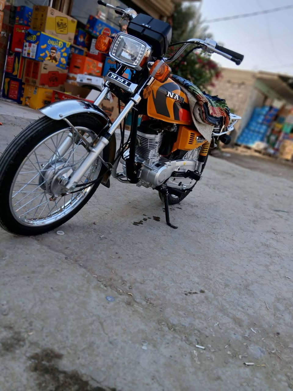 السلام عليكم دراجه نامه لبيع تعميره جديده كله ٥٢ غراض نام اصلي محرك انتنس كلك سعره ٦٠٠ 
 ***********
