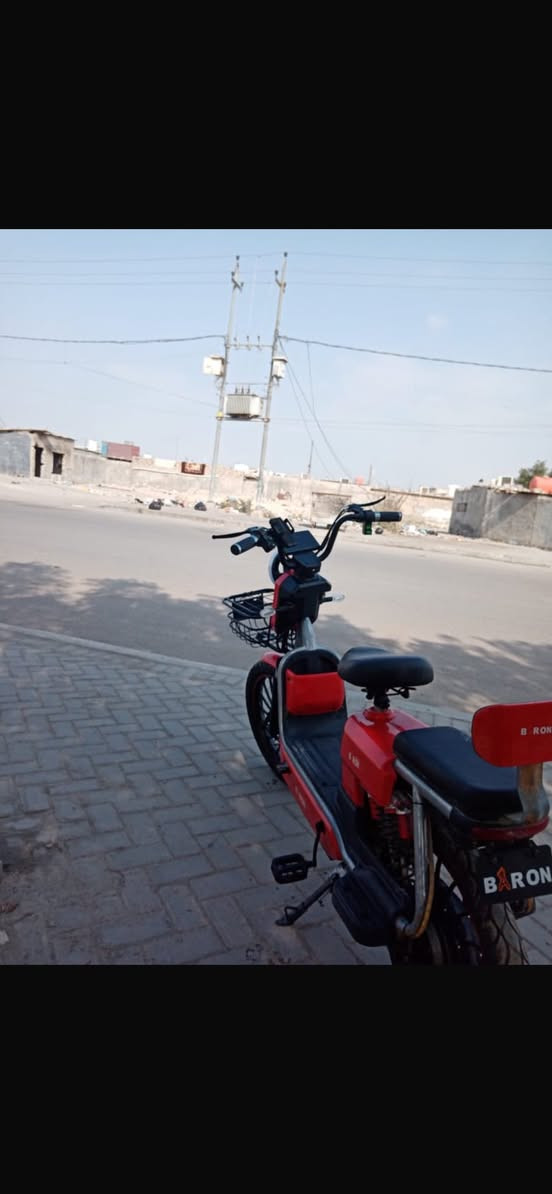 سلام عليكم دراجه شحن للبيع حجم 20 موديل2025 دراجه حلوه مرتبه ماناقصها شي
سعرها 325     
5 بطاريات 
العنوان مقابل نواب ضباط  وايلس القديم قرب حسينه الضامن 
رقمي ***********
