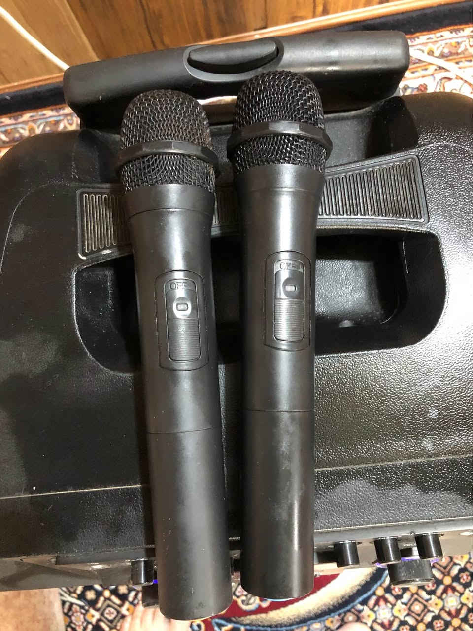 سپیکەر سەماعە١٢ ئینج مارکەی میریندا وەجبەی قەدیمە زۆر بەقوەتە ئەتوانی لەگەل ساز ئۆرگ لەگەل هەمو شتێک رەبت ئەبێ فلاشە میمۆریە کیبلە بلوتوسە کامل مواسفاتە دولاقیتەی بیلادی خۆی لەگەلە بەشەرت بێ عەیب ئەفرۆشم ناونیشان سۆران 
*********** سوران, أربيل
