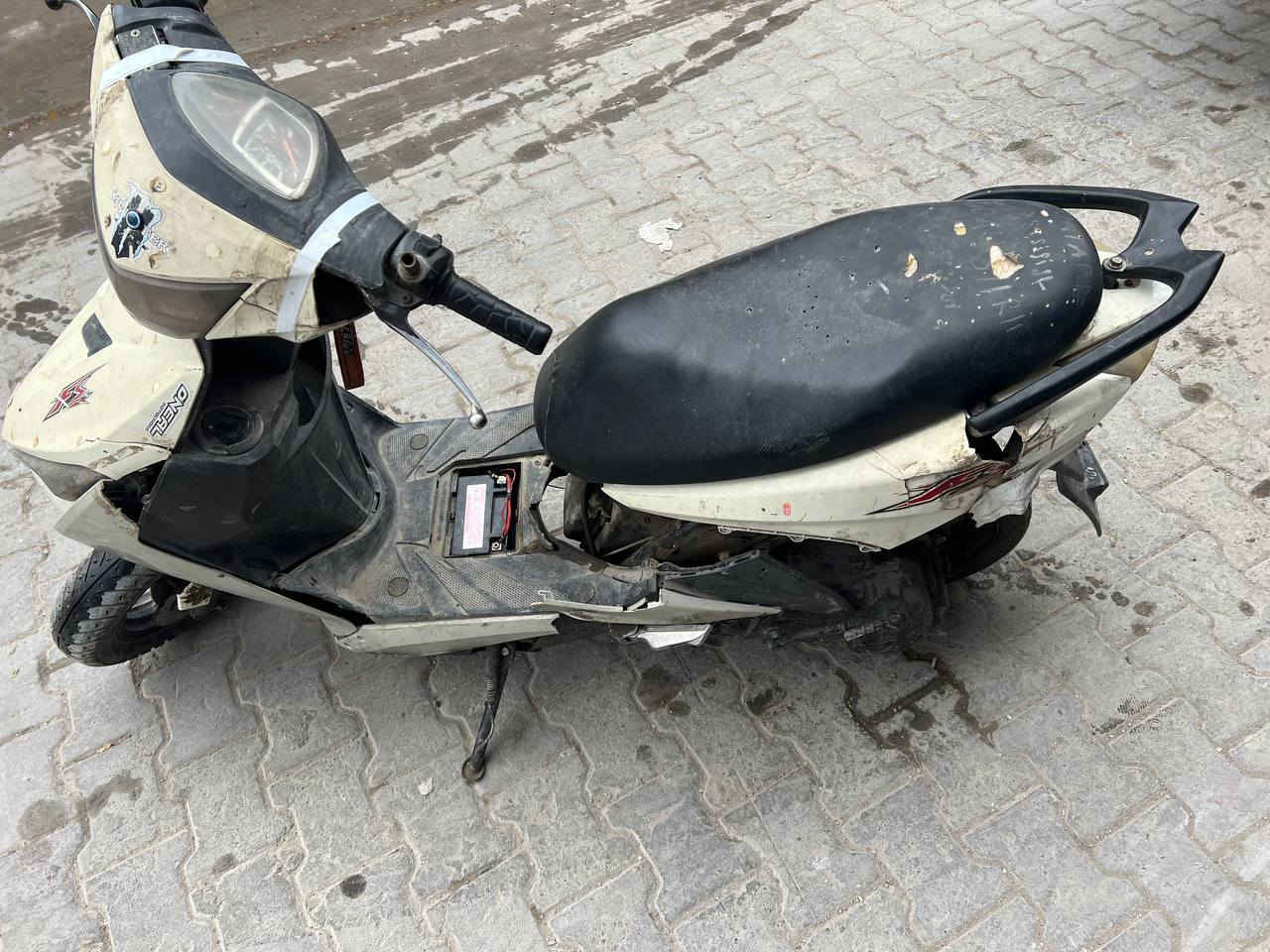 سلام عليكم ماكس اف اس شغاله سلف كهرباياته كله شغاله عداد السرعه والبانزين اشاير لايت مكينه شلعه ومعدل تبخير ما بيه الدراجه عله حطته بالصور نقوصاته واضحه وصالنصه مزرفه بيه صوت عالي السعر ١٥٠ ابيع كوم حديد مكاني بغداد الحريه *********** شراي يتصل ويجي بدون خاص
