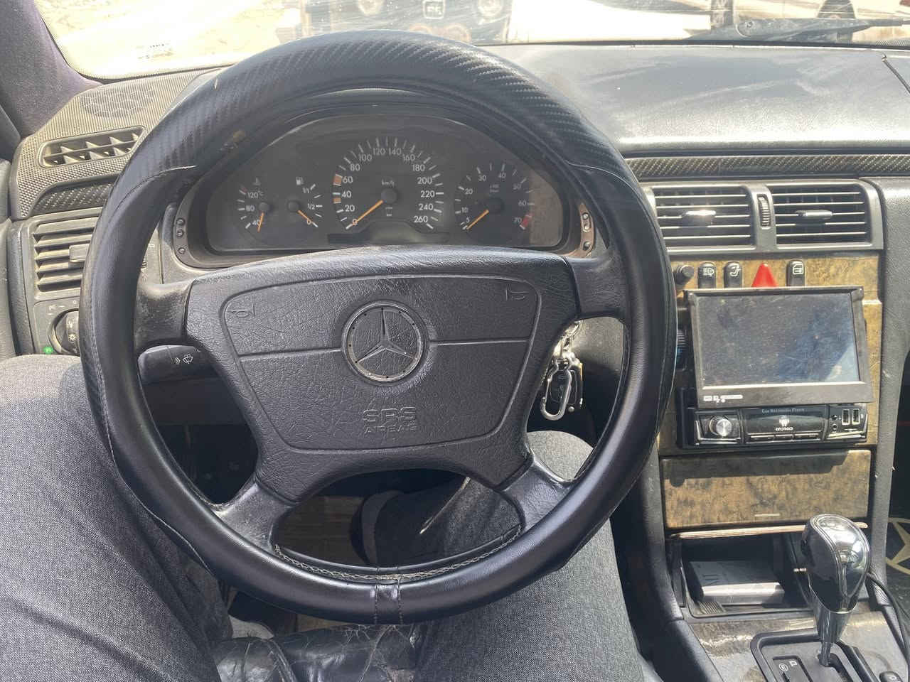السلام عليكم
مارسيدس ام عيون موديل ٩٧  للبيع محرك جديد vvt 3000 كير خيرمن الله حداديه جيده 
شاشه كامرا
سنتر لوك ابواب وجنطه 
فتحة قماره تاير باتري جدد
السعر ٧٥ وبيها مجال 

تحويل مباشر 

العنوان ذي قار -الرفاعي ***********
،
