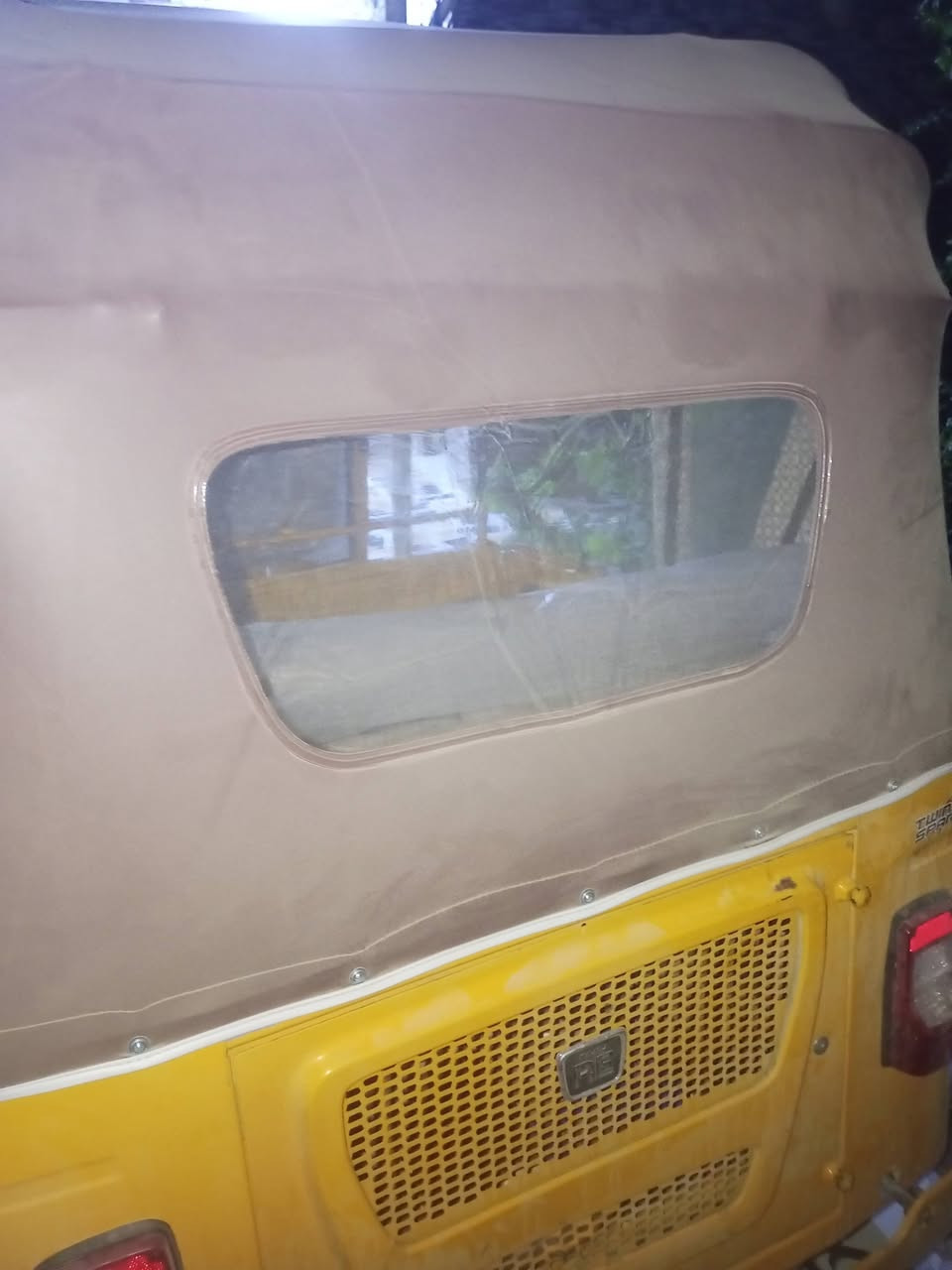 تكتك للبيع موديل 22 كفاله رقم ذي قار وسنويه تكتك نظيفه عنوان الناصرية الشراي يتصل الرقم ***********
