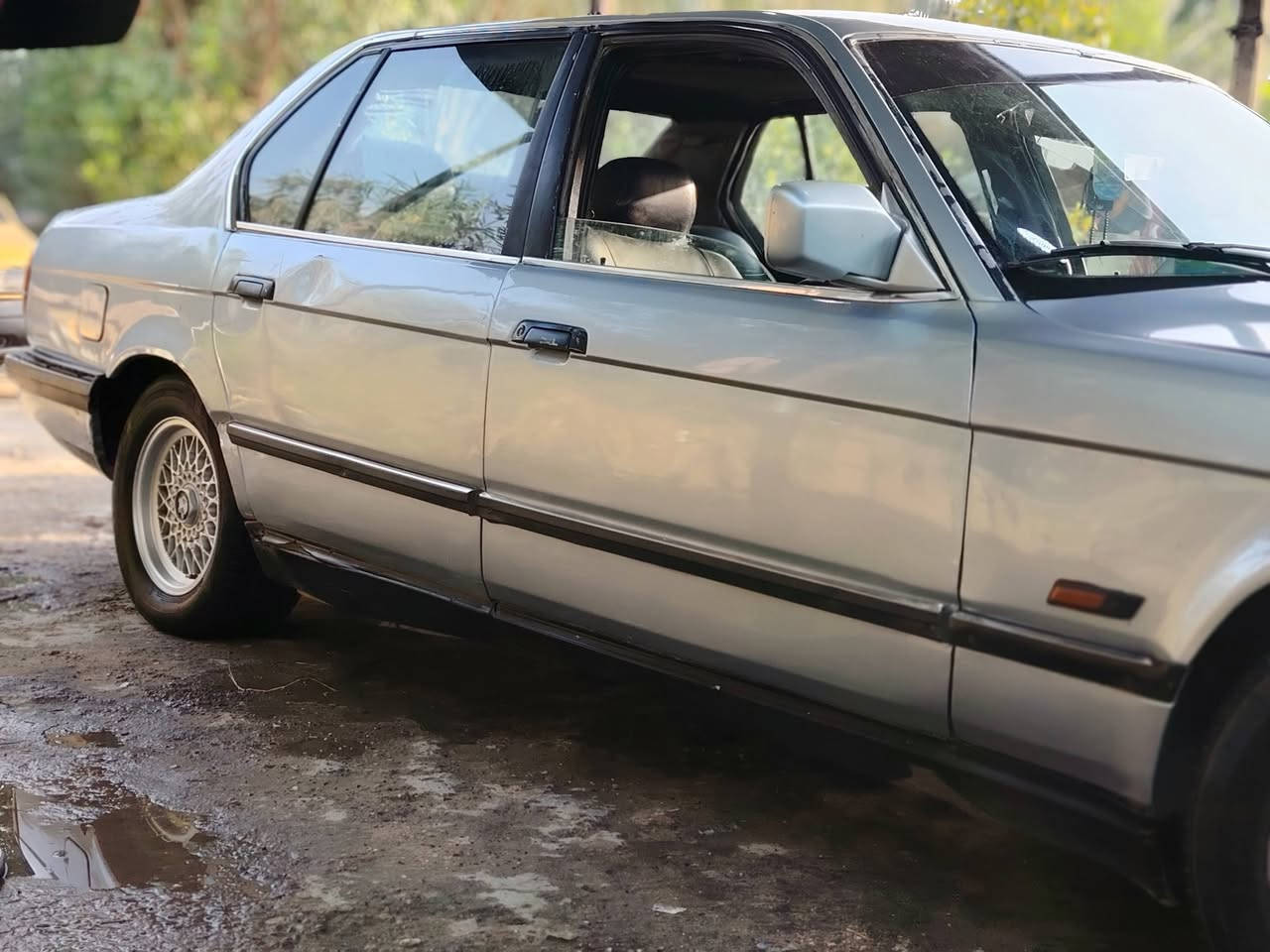 سلام عليكم بيم 735 موديل 1993 سياره جاهزه من كل النواحي تبريد شغال  سعره 35 وبيها مجال تحويل مباشر مكاني بغداد الدوره ابو دشير للاستفسار 
***********
***********
