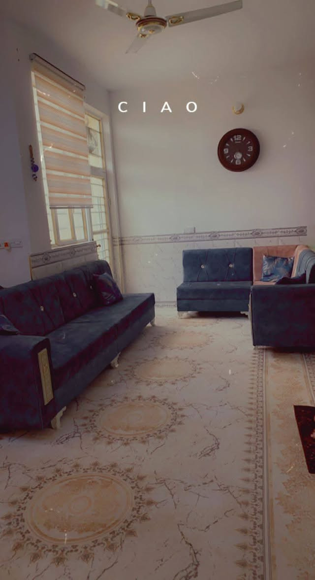 يالله توكلنا على الله بيت للبيع منطقة باب الحارة الزراعي مساحة ١٠٠متر مربع ١٠×١٠  ركن متكون من غرفة نوم واستقبال ومطبخ وصالة ومجموعة صحيات خارجية وصحيات داخلية ومنور الشارع الرئيسي قرب عمارة صبر 
الاستفسار الاتصال على الارقام التاليه
***********
***********
